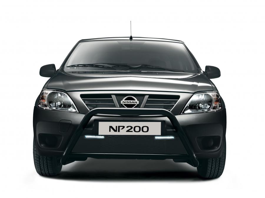  Nissan NP200 Stealth 2015 года  (фото 12 из 16)